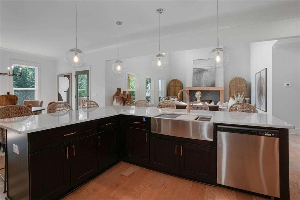 5 bedroom, 6 bathroom, 4,008 sq ft single family residence for sale at 494 Races Road, Hoschton, GA 30548 — photo 8