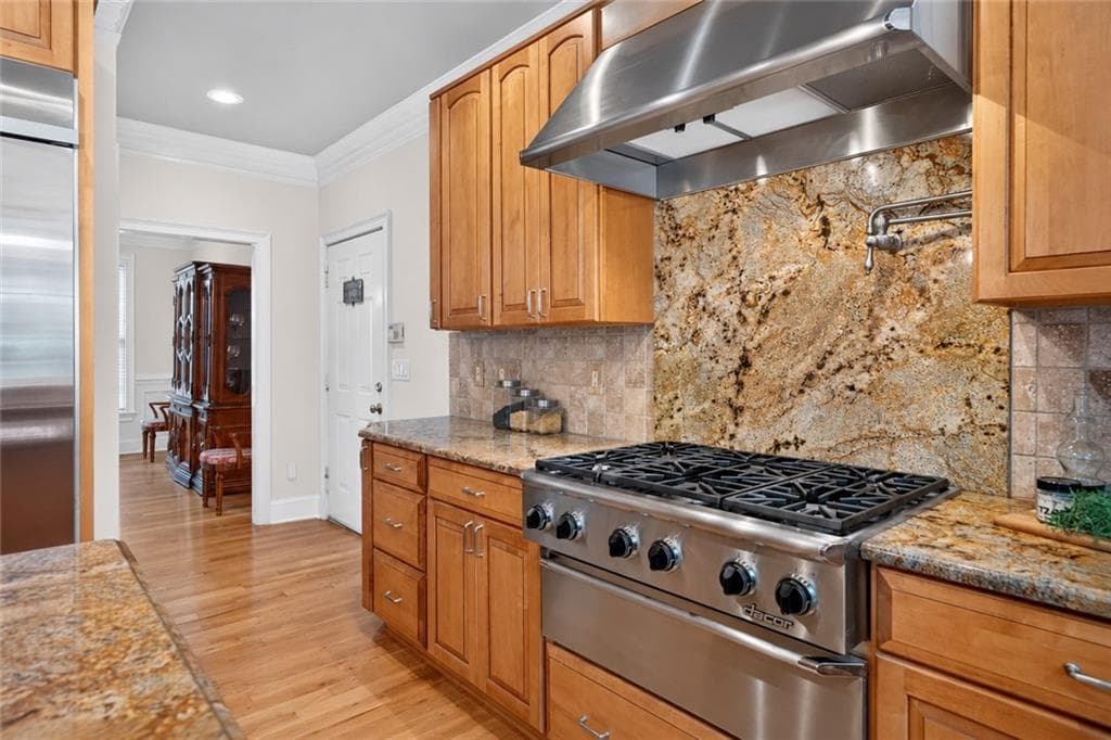 6 bedroom, 5 bathroom, 4,800 sq ft single family residence for sale at 5490 Hampstead Way, Johns Creek, GA 30097 — photo 2