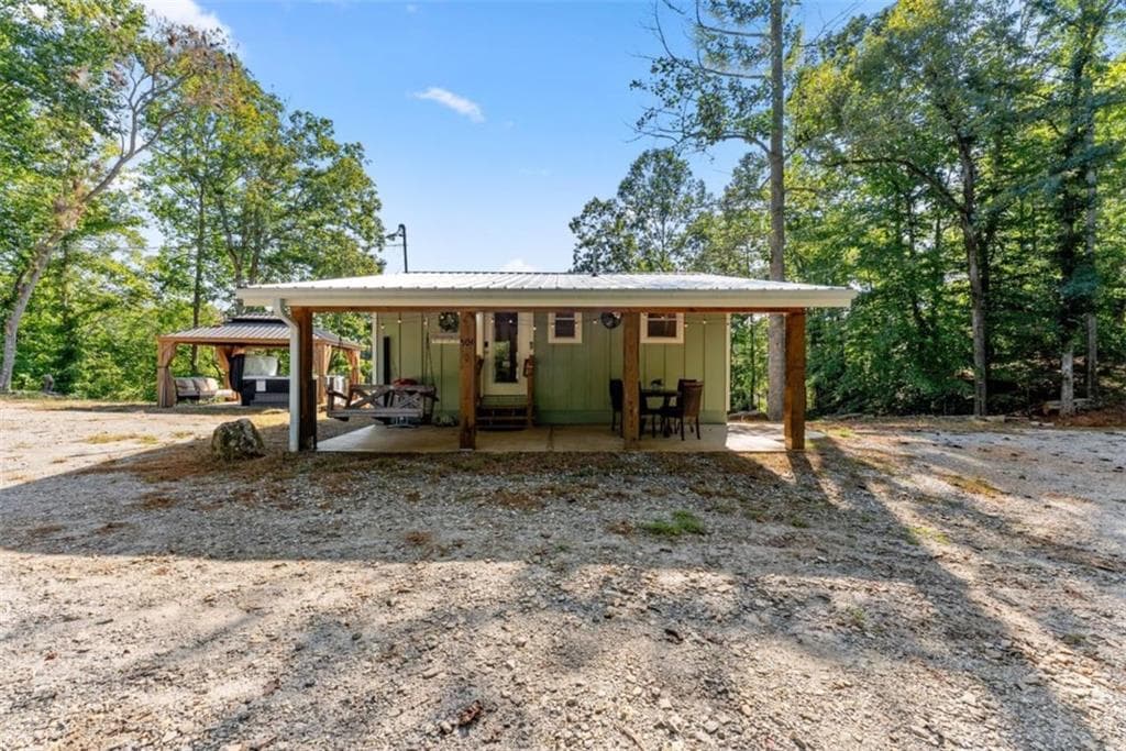 2 bedroom, 2 bathroom, 960 sq ft single family residence for sale at 554 Stearns Street, Cleveland, GA 30528 — photo 2