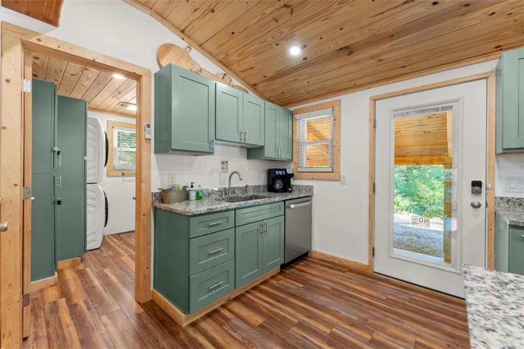 2 bedroom, 2 bathroom, 960 sq ft single family residence for sale at 554 Stearns Street, Cleveland, GA 30528 — photo 9