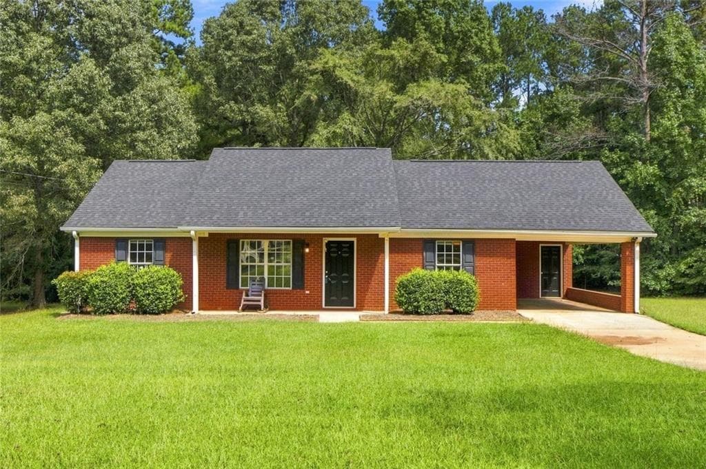 3 bedroom, 2 bathroom, 1,324 sq ft single family residence for sale at 2587 Kelleytown Road, Mcdonough, GA 30252 — photo 2