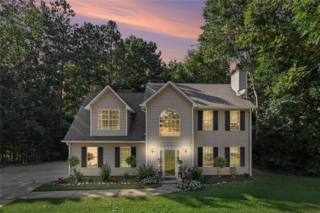 3 bedroom, 3 bathroom, 2,034 sq ft single family residence for sale at 4535 Raptor Trail, Douglasville, GA 30135 — photo 1 of 23