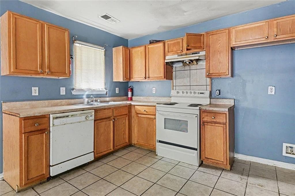 duplex for sale at 1451 Kennesaw Drive, Atlanta, GA 30318 — photo 6