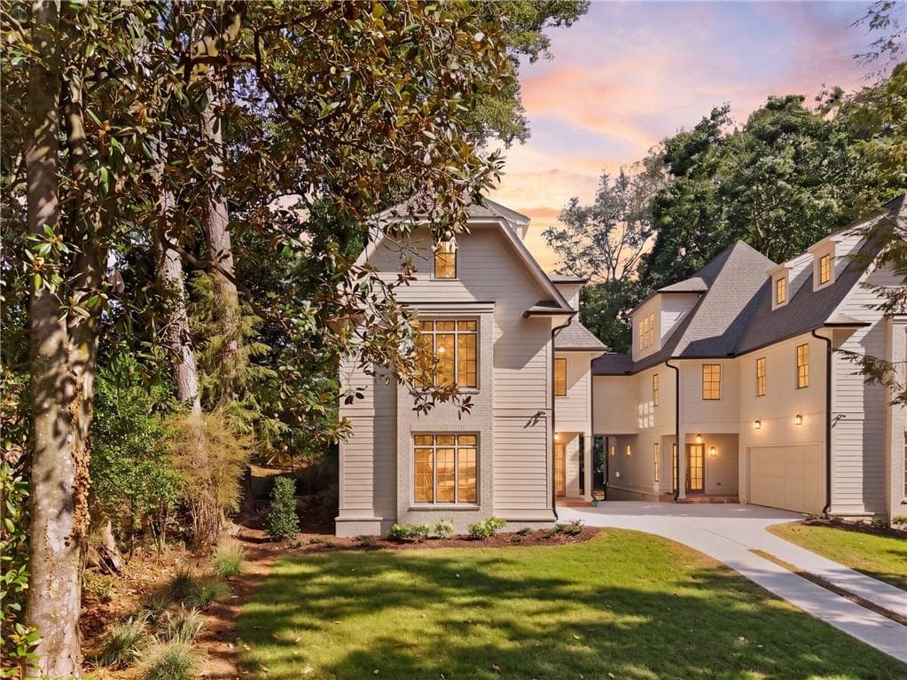 5 bedroom, 5 bathroom, 4,013 sq ft single family residence for sale at 652 Timm Valley Road, Atlanta, GA 30305 — photo 2