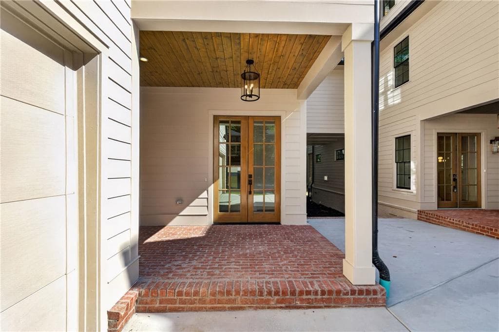 5 bedroom, 5 bathroom, 4,013 sq ft single family residence for sale at 652 Timm Valley Road, Atlanta, GA 30305 — photo 5
