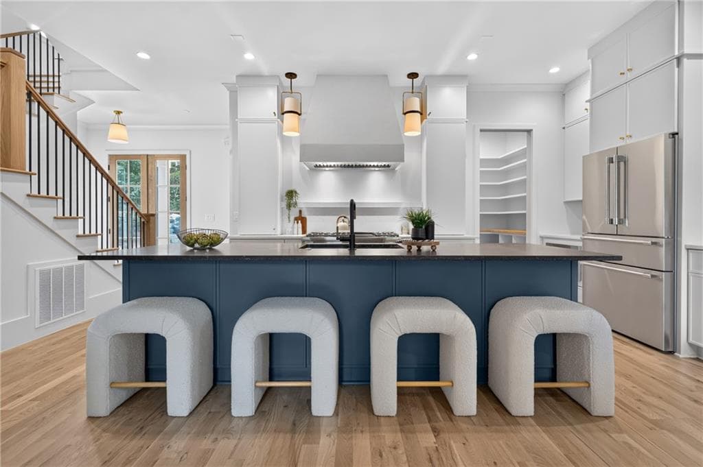 5 bedroom, 5 bathroom, 4,013 sq ft single family residence for sale at 652 Timm Valley Road, Atlanta, GA 30305 — photo 6