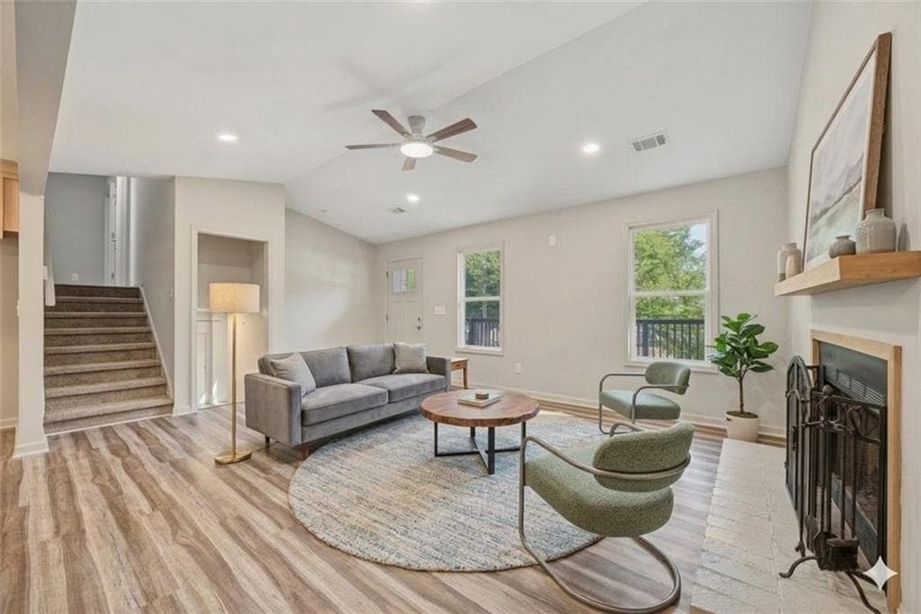 3 bedroom, 2 bathroom, 1,905 sq ft single family residence for sale at 2690 Pine Log Way, Buford, GA 30519 — photo 4