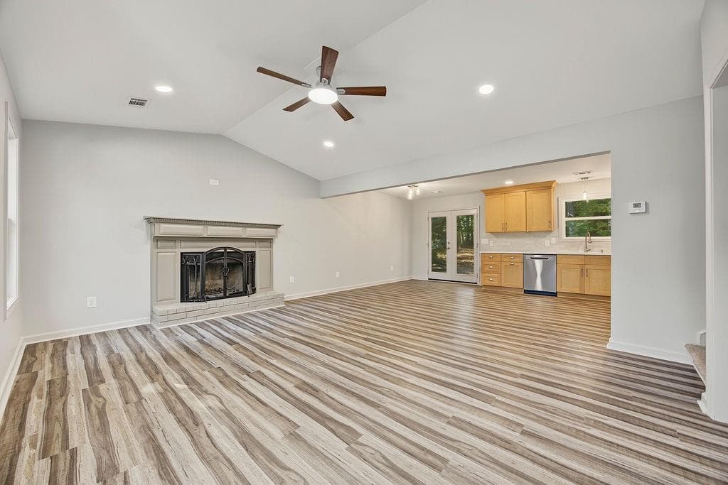 3 bedroom, 2 bathroom, 1,905 sq ft single family residence for sale at 2690 Pine Log Way, Buford, GA 30519 — photo 6