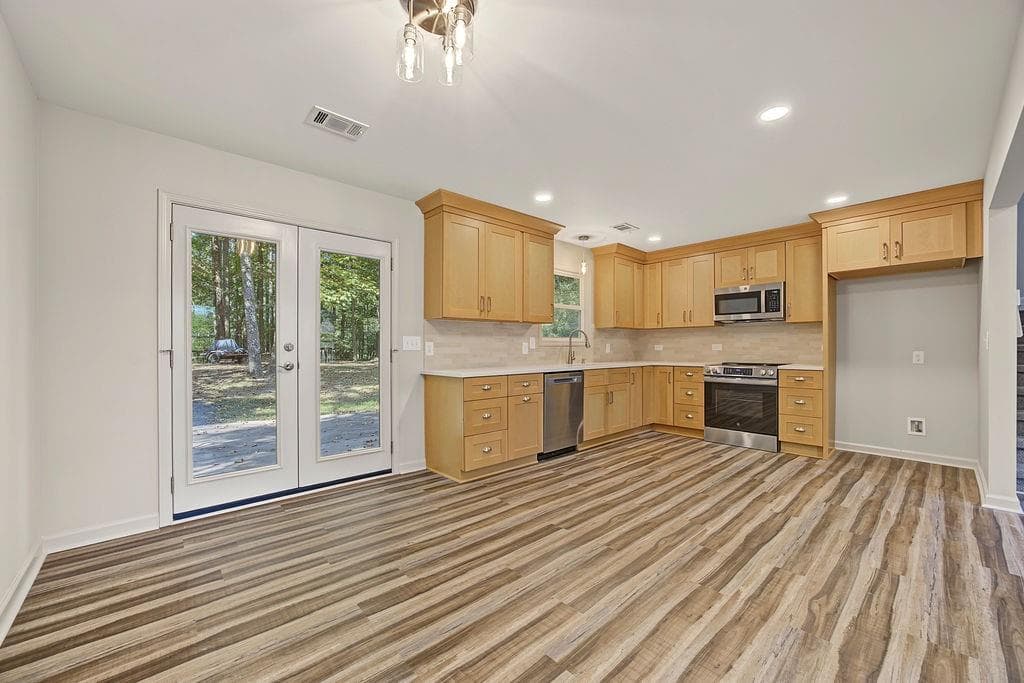3 bedroom, 2 bathroom, 1,905 sq ft single family residence for sale at 2690 Pine Log Way, Buford, GA 30519 — photo 9