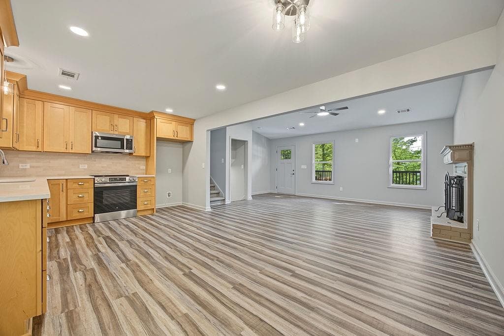 3 bedroom, 2 bathroom, 1,905 sq ft single family residence for sale at 2690 Pine Log Way, Buford, GA 30519 — photo 10