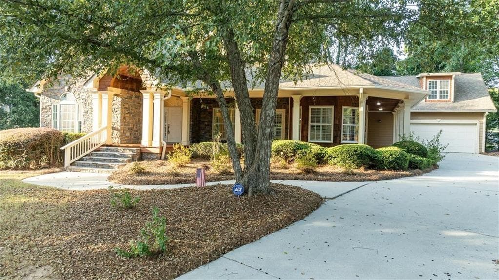 4 bedroom, 4 bathroom, 3,359 sq ft single family residence for sale at 1805 Stephens Court, Monroe, GA 30656 — photo 2