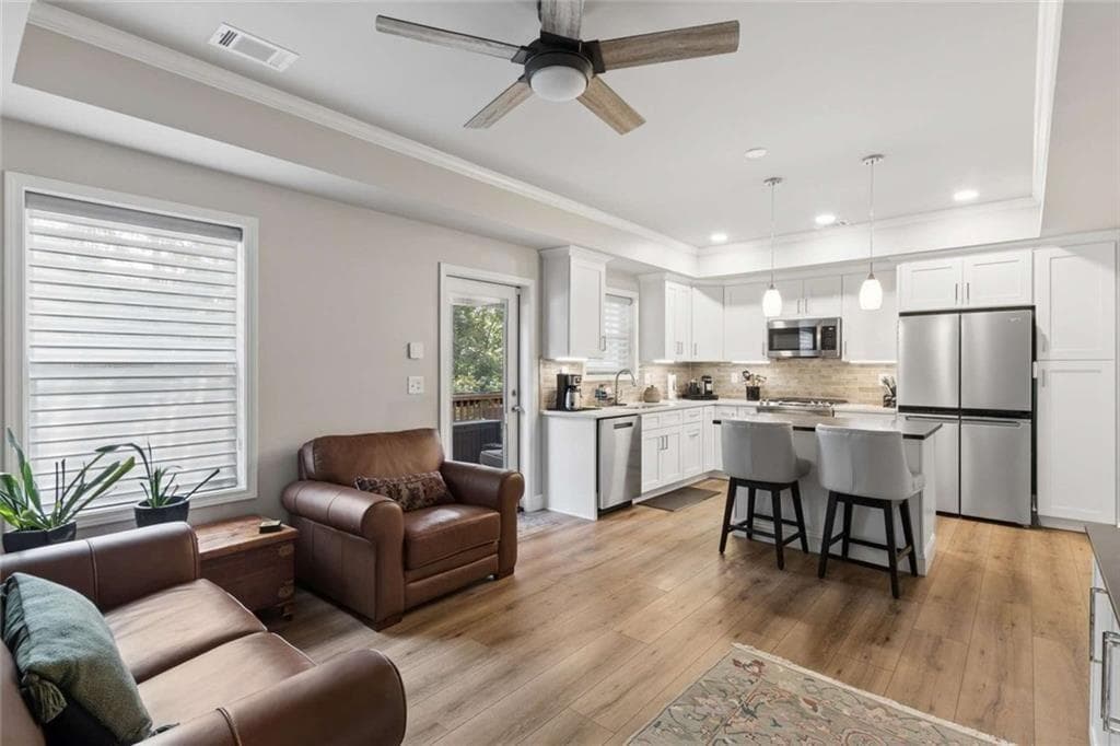 5 bedroom, 4 bathroom, 3,956 sq ft single family residence for sale at 6220 Providence Lake Drive, Gainesville, GA 30506 — photo 6