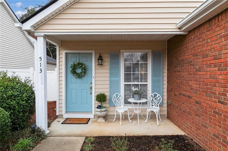 2 bedroom, 2 bathroom, 912 sq ft single family residence for sale at 513 Stanford Place, Woodstock, GA 30188 — photo 3