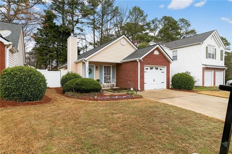 2 bedroom, 2 bathroom, 912 sq ft single family residence for sale at 513 Stanford Place, Woodstock, GA 30188 — photo 1 of 32