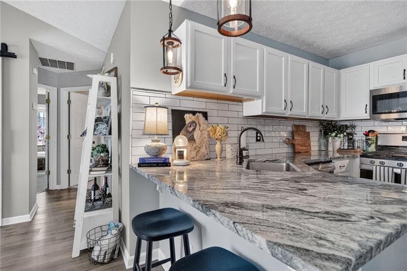 2 bedroom, 2 bathroom, 912 sq ft single family residence for sale at 513 Stanford Place, Woodstock, GA 30188 — photo 9