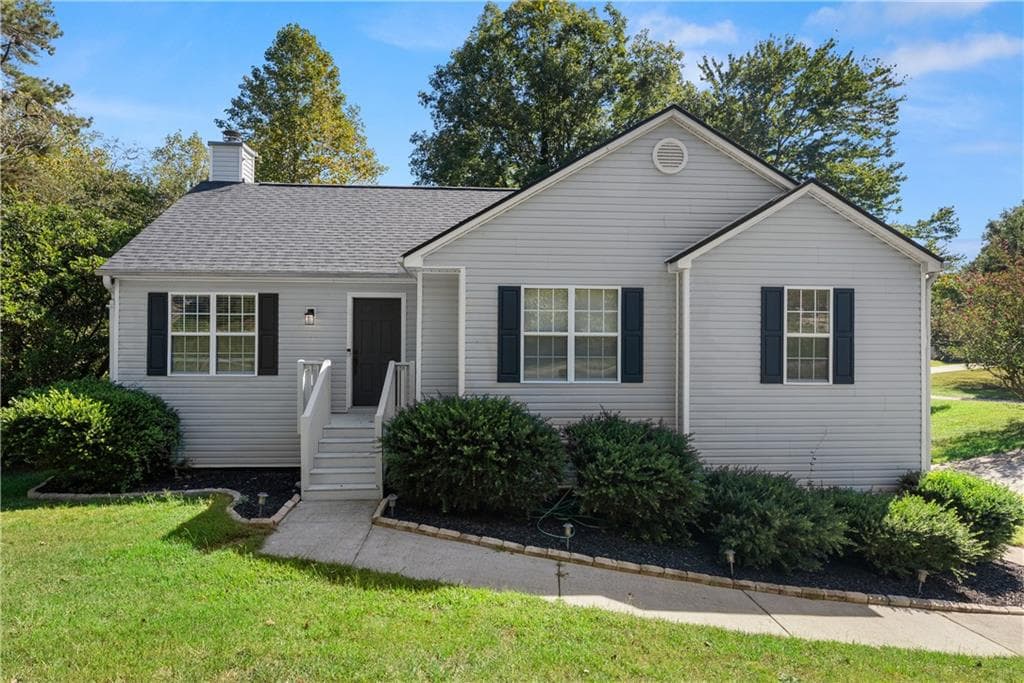 3 bedroom, 2 bathroom, 2,050 sq ft single family residence under contract at 8315 Deliah Way, Gainesville, GA 30506