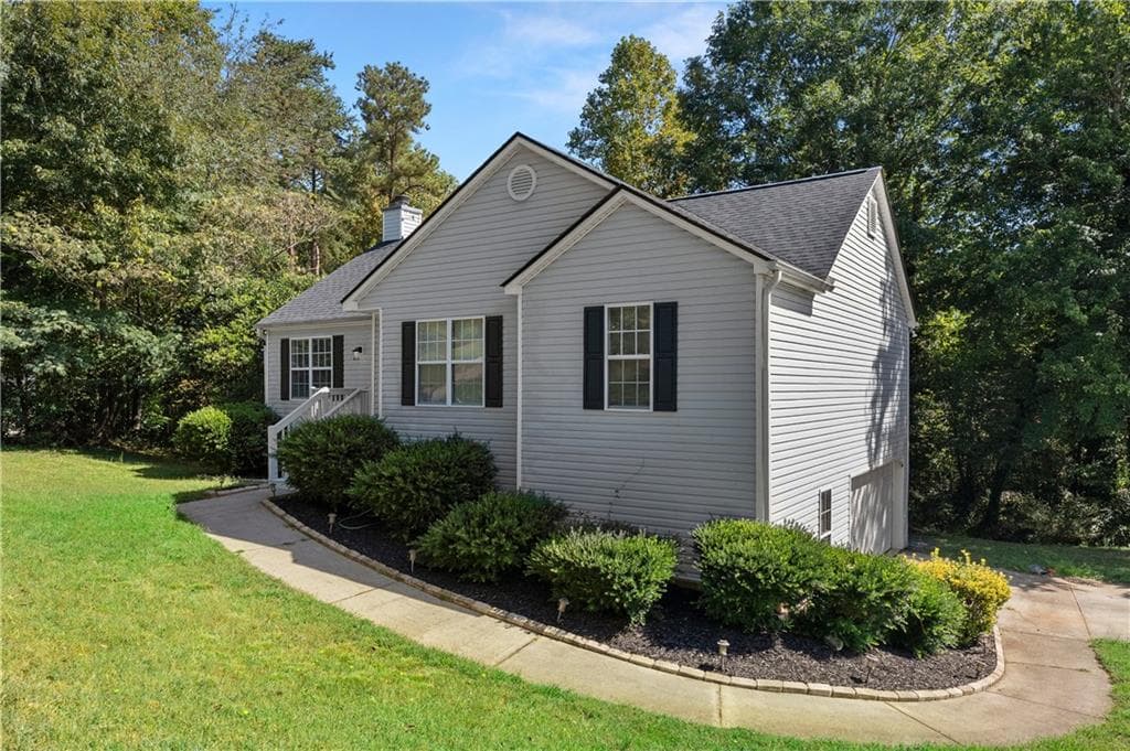 3 bedroom, 2 bathroom, 2,050 sq ft single family residence under contract at 8315 Deliah Way, Gainesville, GA 30506 — photo 6