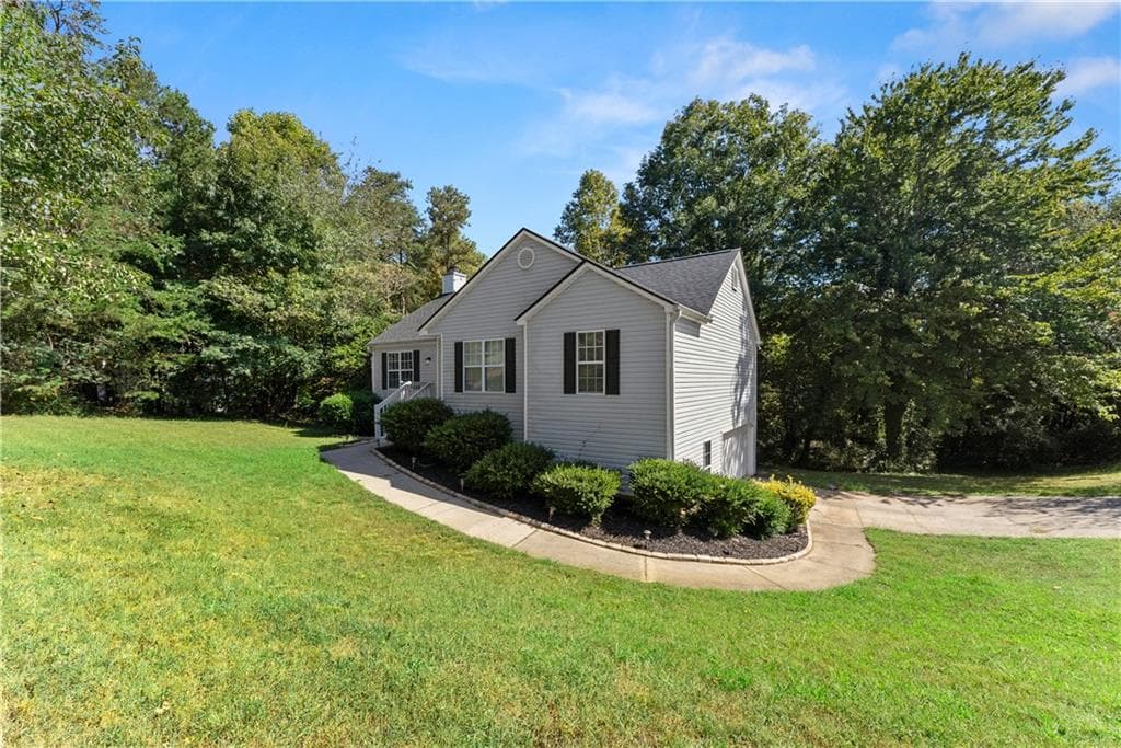 3 bedroom, 2 bathroom, 2,050 sq ft single family residence under contract at 8315 Deliah Way, Gainesville, GA 30506 — photo 7