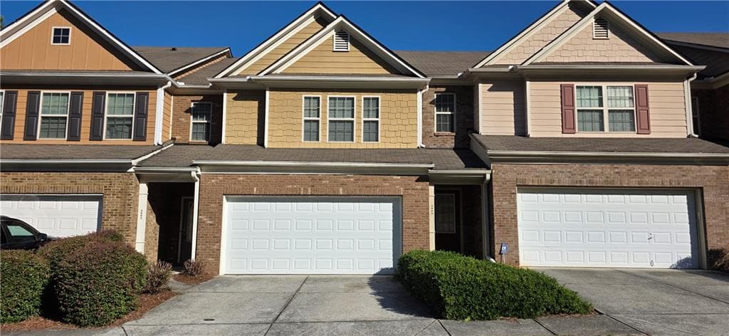 3 bedroom, 3 bathroom, 1,782 sq ft townhouse for rent at 3902 Snipes Court, Lilburn, GA 30047 for $2,000 a month — photo 1 of 8