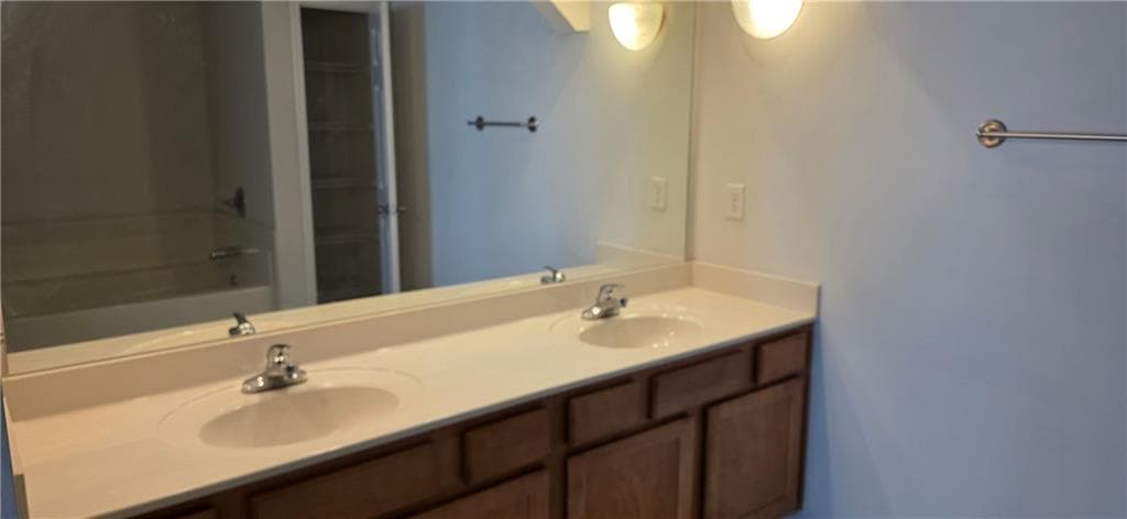 3 bedroom, 3 bathroom, 1,782 sq ft townhouse for rent at 3902 Snipes Court, Lilburn, GA 30047 for $2,000 a month — photo 7