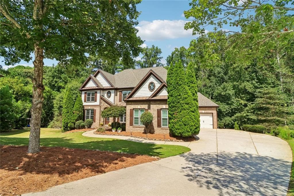 6 bedroom, 6 bathroom, 5,576 sq ft single family residence for sale at 2664 Black Fox Way, Buford, GA 30519 — photo 3