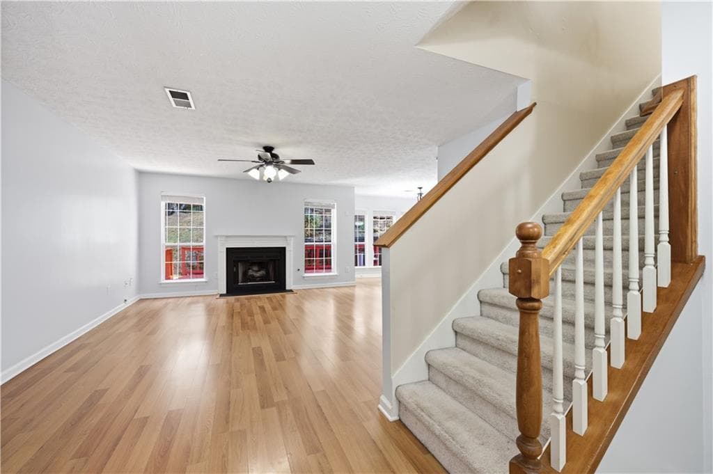 3 bedroom, 3 bathroom, 1,646 sq ft single family residence for sale at 3279 Benthollow Lane, Duluth, GA 30096 — photo 2