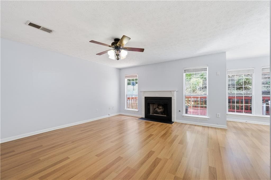 3 bedroom, 3 bathroom, 1,646 sq ft single family residence for sale at 3279 Benthollow Lane, Duluth, GA 30096 — photo 4