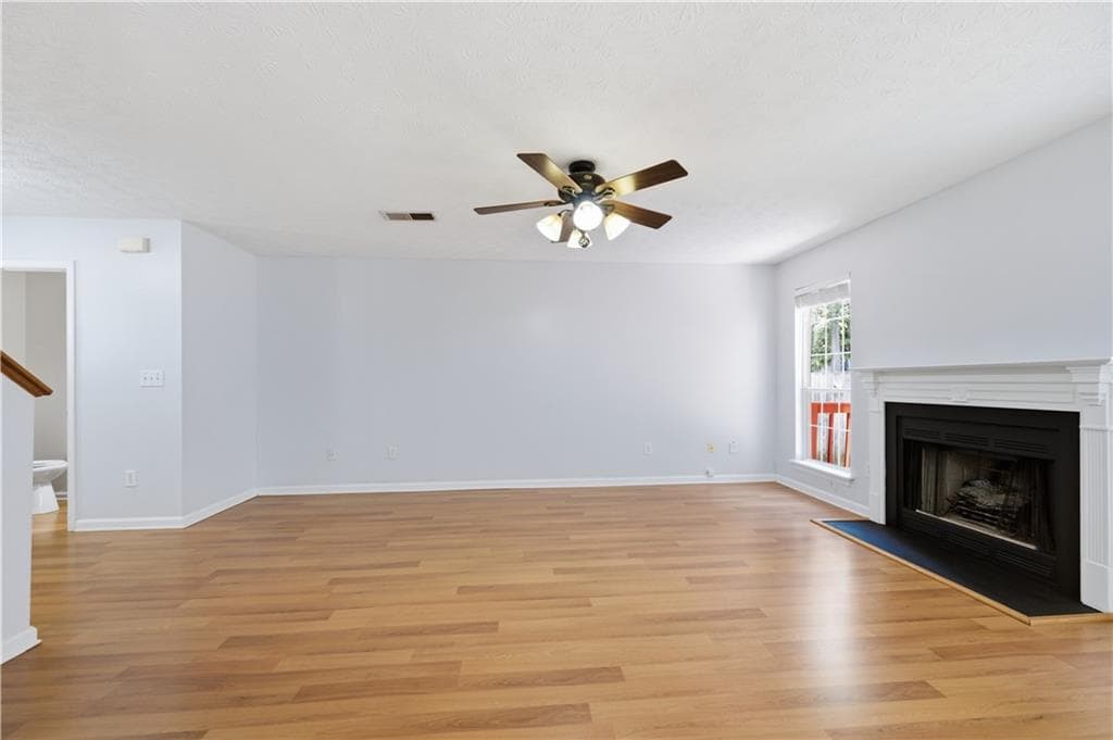 3 bedroom, 3 bathroom, 1,646 sq ft single family residence for sale at 3279 Benthollow Lane, Duluth, GA 30096 — photo 5