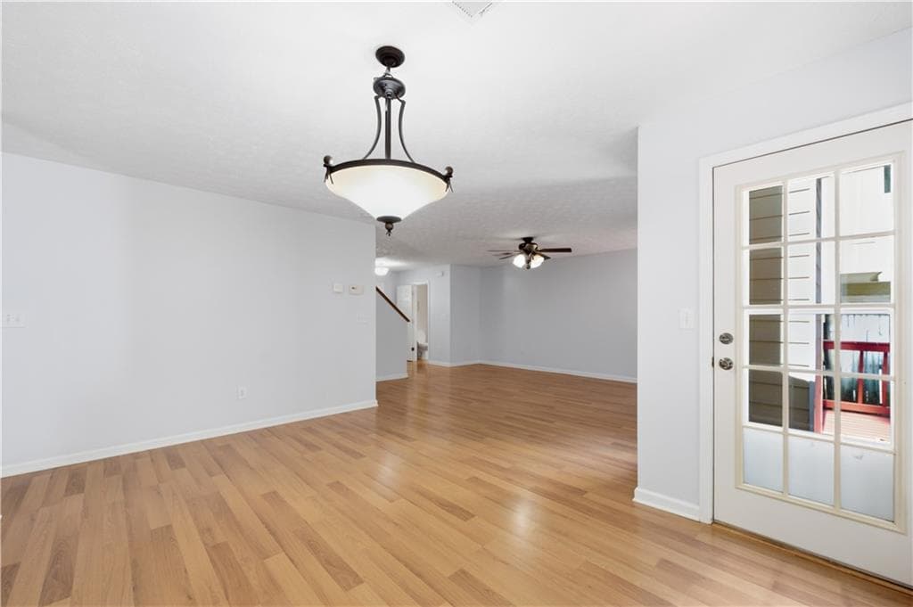 3 bedroom, 3 bathroom, 1,646 sq ft single family residence for sale at 3279 Benthollow Lane, Duluth, GA 30096 — photo 9