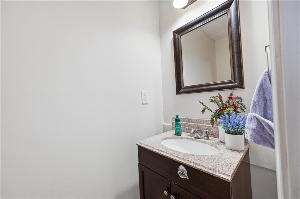 3 bedroom, 3 bathroom, 1,646 sq ft single family residence for sale at 3279 Benthollow Lane, Duluth, GA 30096 — photo 10