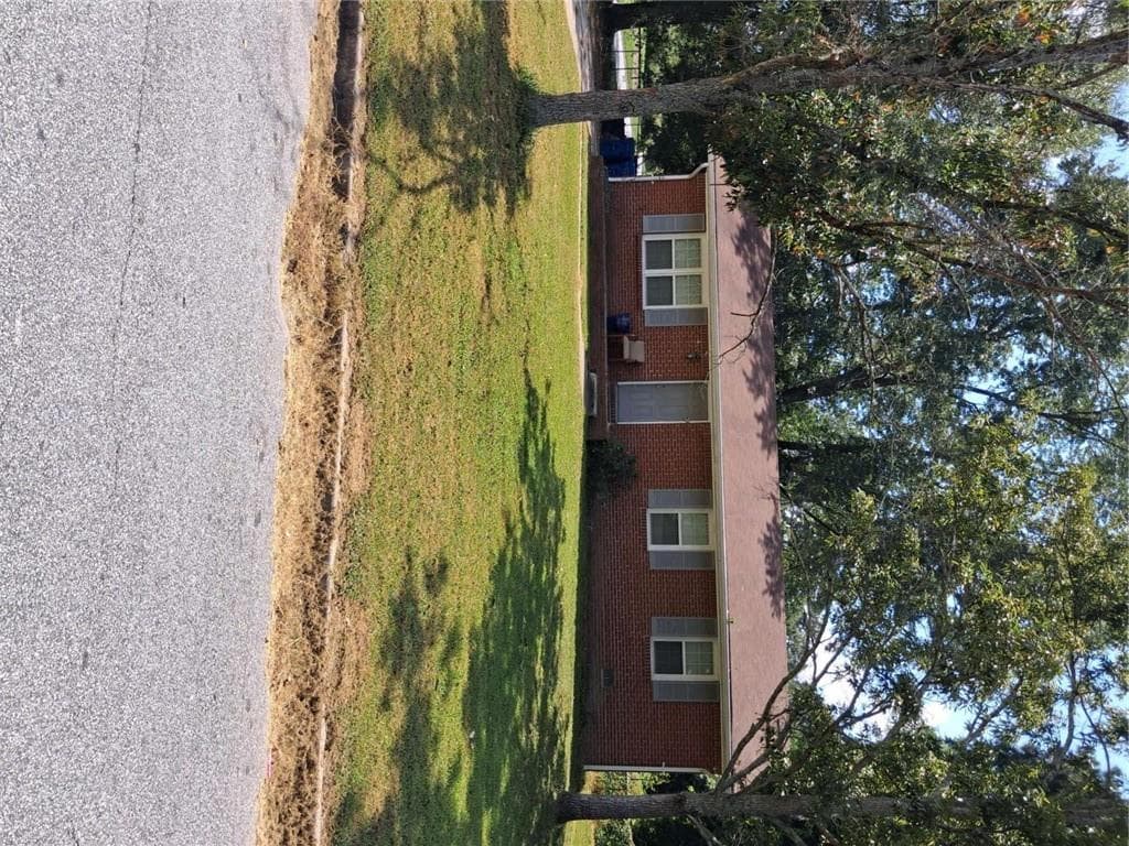 3 bedroom, 1 bathroom, 1,100 sq ft single family residence for sale at 2840 Carriage Lane, South Fulton, GA 30349