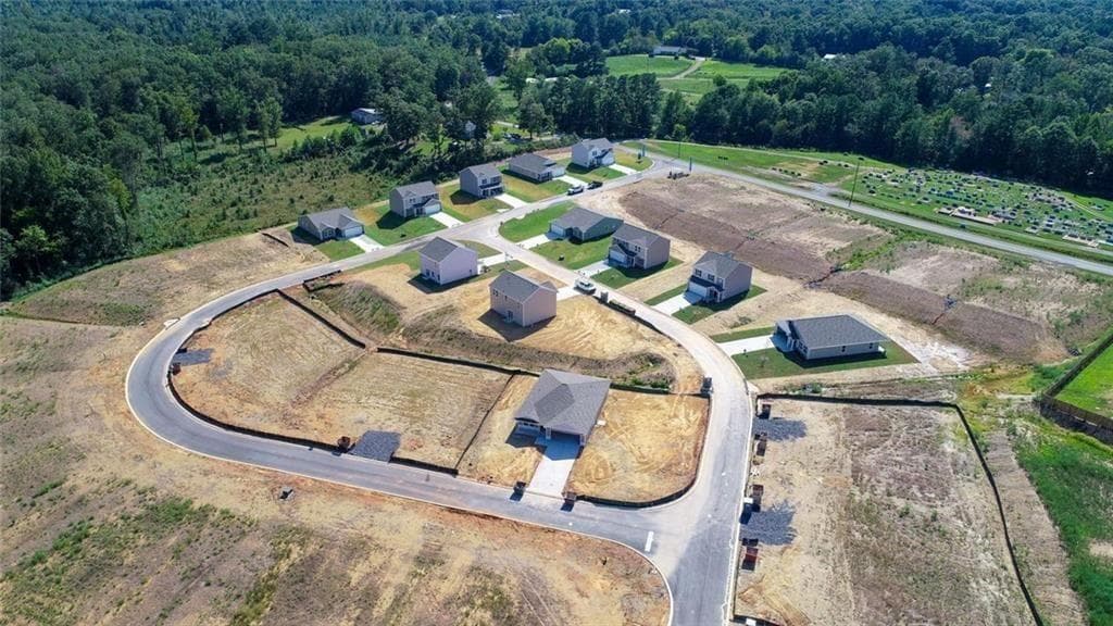 3 bedroom, 2 bathroom, 1,416 sq ft single family residence for sale at 9 Barron Court, Chatsworth, GA 30705 — photo 5