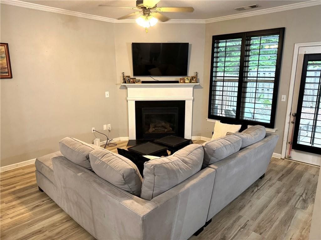 3 bedroom, 3 bathroom, 1,759 sq ft townhouse for sale at 143 Sunset Lane, Woodstock, GA 30189 — photo 2