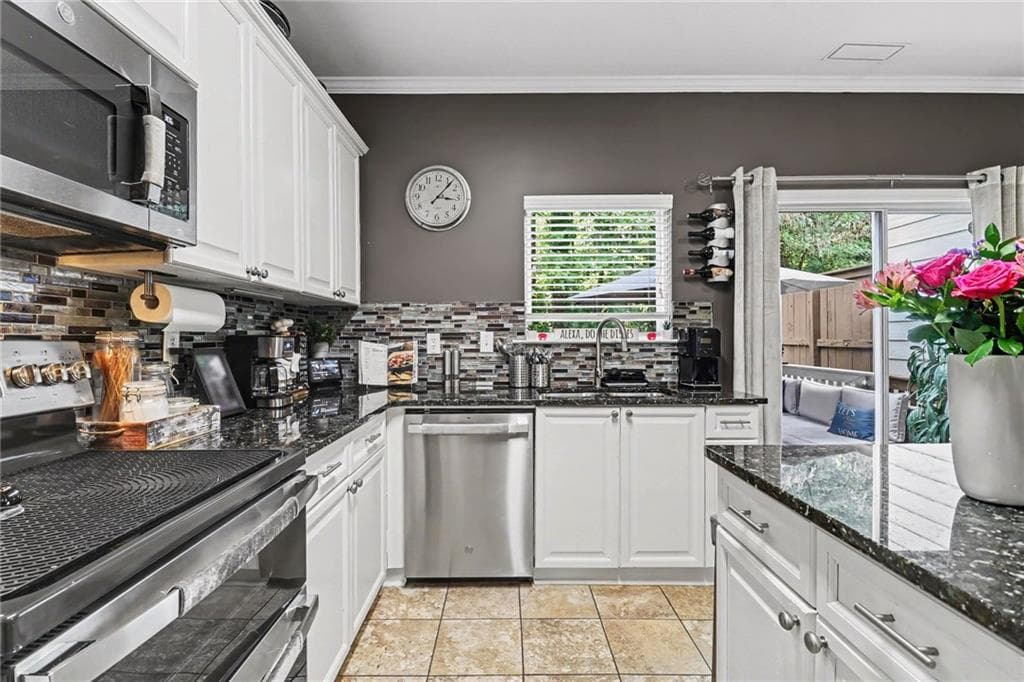 3 bedroom, 4 bathroom, 1,326 sq ft townhouse for rent at 1400 Liberty Parkway 2006, Atlanta, GA 30318 for $2,800 a month — photo 9