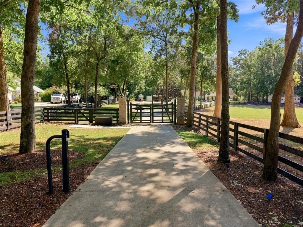 5 bedroom, 5 bathroom, 5,319 sq ft single family residence under contract at 297 Henderson Lake Drive, Canton, GA 30115 — photo 2