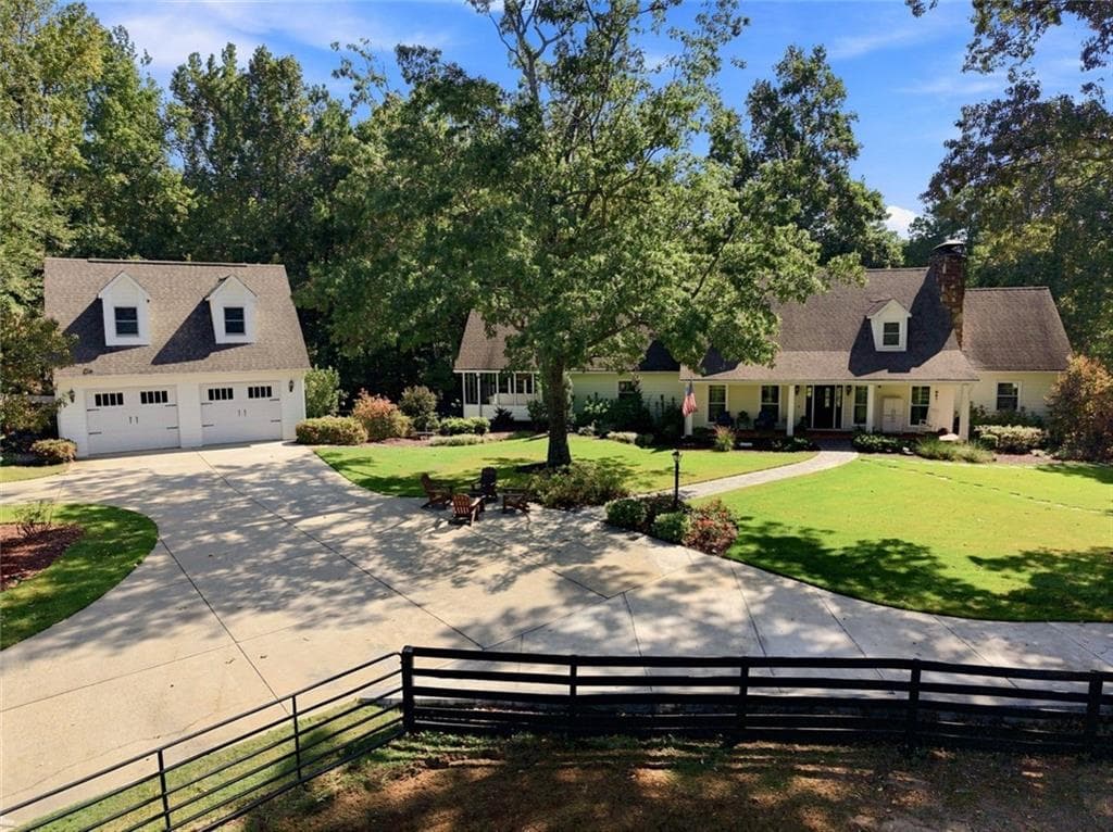 5 bedroom, 5 bathroom, 5,319 sq ft single family residence under contract at 297 Henderson Lake Drive, Canton, GA 30115 — photo 4