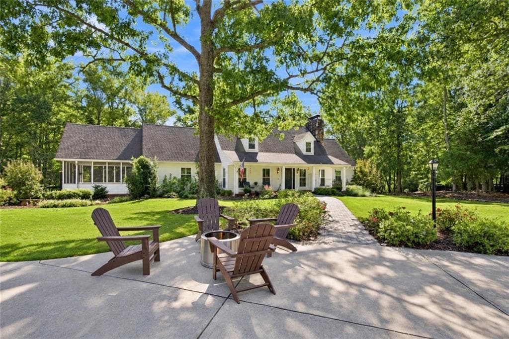 5 bedroom, 5 bathroom, 5,319 sq ft single family residence under contract at 297 Henderson Lake Drive, Canton, GA 30115 — photo 5