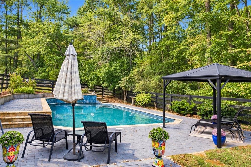 5 bedroom, 5 bathroom, 5,319 sq ft single family residence under contract at 297 Henderson Lake Drive, Canton, GA 30115 — photo 7