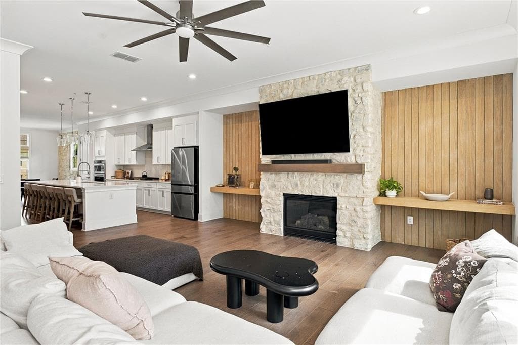 4 bedroom, 5 bathroom, 3,474 sq ft townhouse for sale at 6742 Encore Boulevard, Sandy Springs, GA 30328 — photo 4