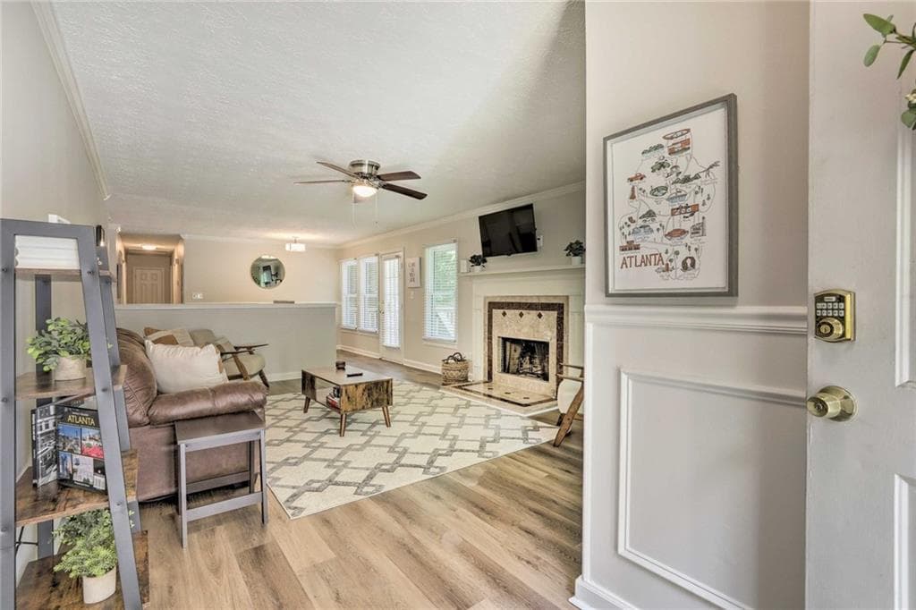 3 bedroom, 2 bathroom, 1,399 sq ft single family residence for sale at 2671 Collier Drive, Atlanta, GA 30318 — photo 2