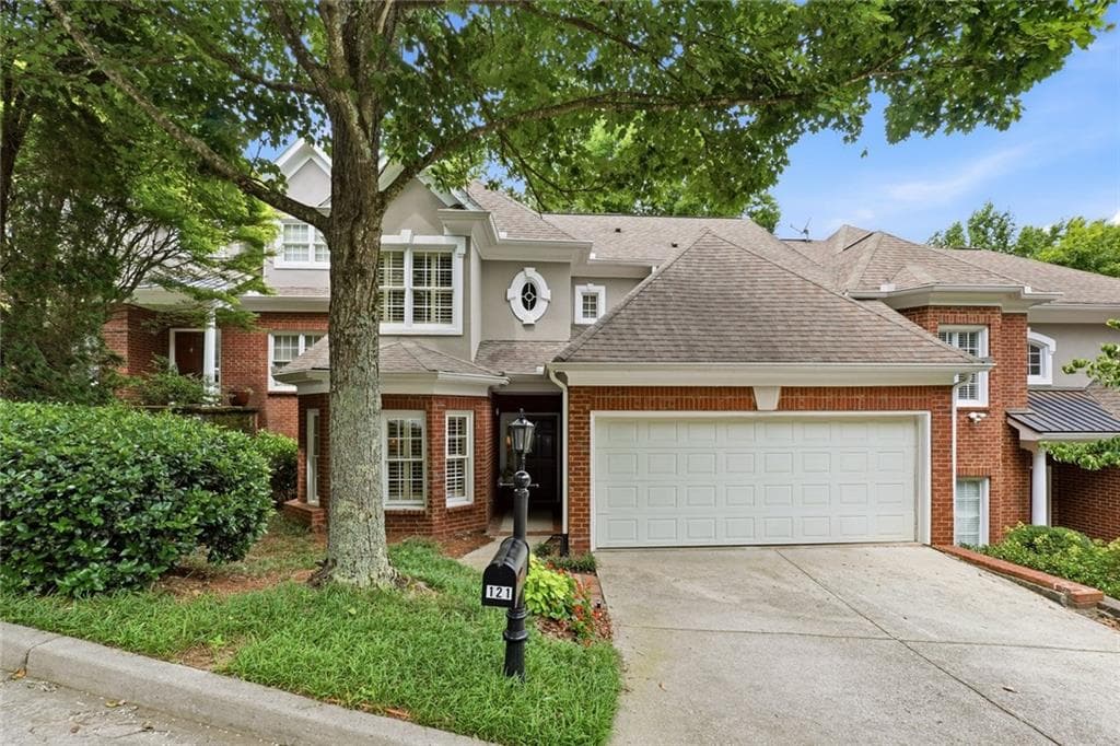 3 bedroom, 4 bathroom, 3,244 sq ft townhouse for sale at 121 Brookview Circle, Atlanta, GA 30339 — photo 1 of 32