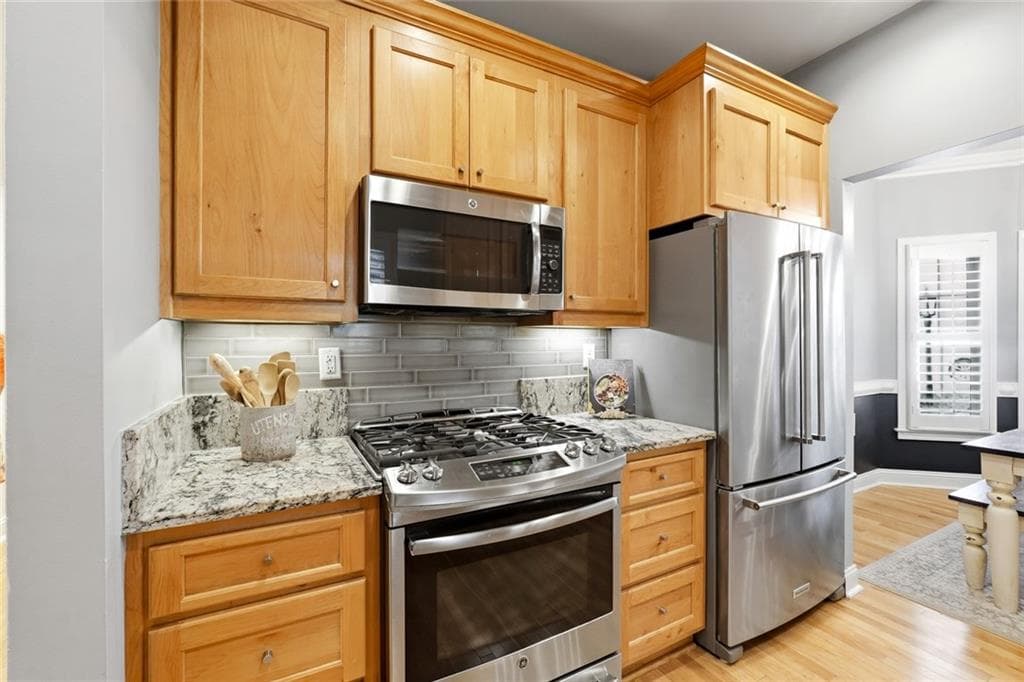 3 bedroom, 4 bathroom, 3,244 sq ft townhouse for sale at 121 Brookview Circle, Atlanta, GA 30339 — photo 6