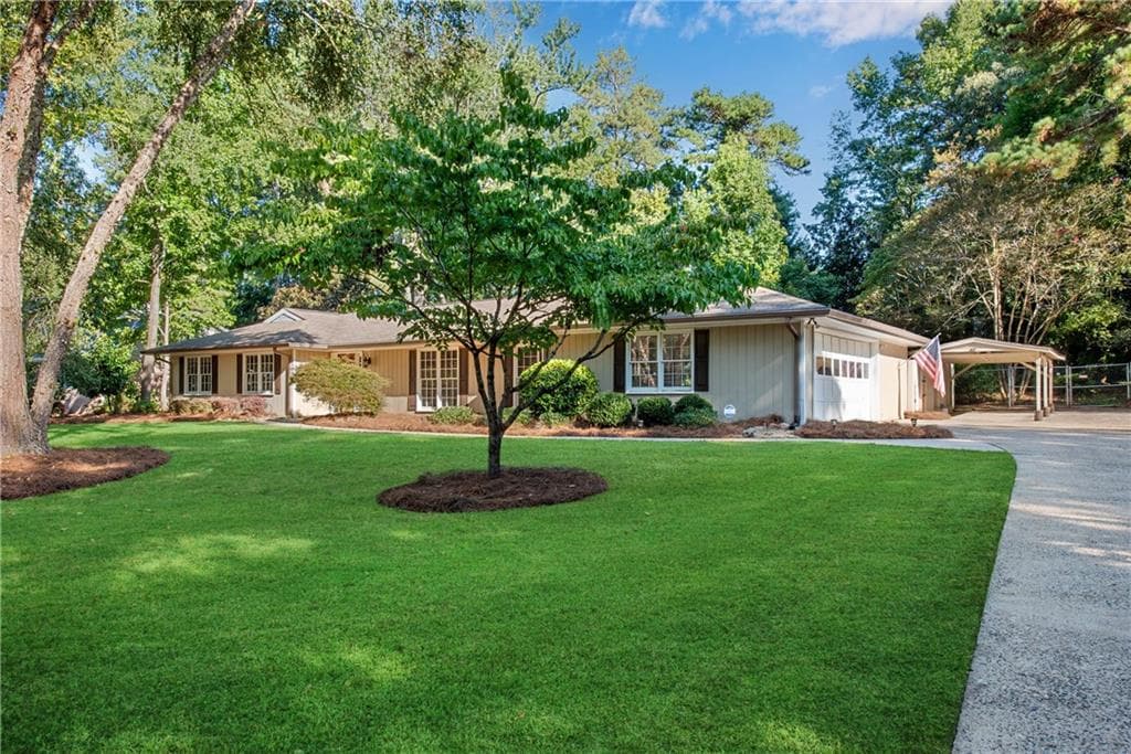4 bedroom, 2 bathroom, 1,991 sq ft single family residence under contract at 289 Northgate Trace, Roswell, GA 30075 — photo 2