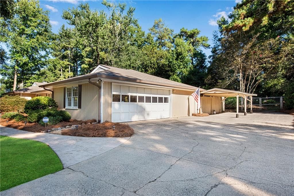 4 bedroom, 2 bathroom, 1,991 sq ft single family residence under contract at 289 Northgate Trace, Roswell, GA 30075 — photo 3
