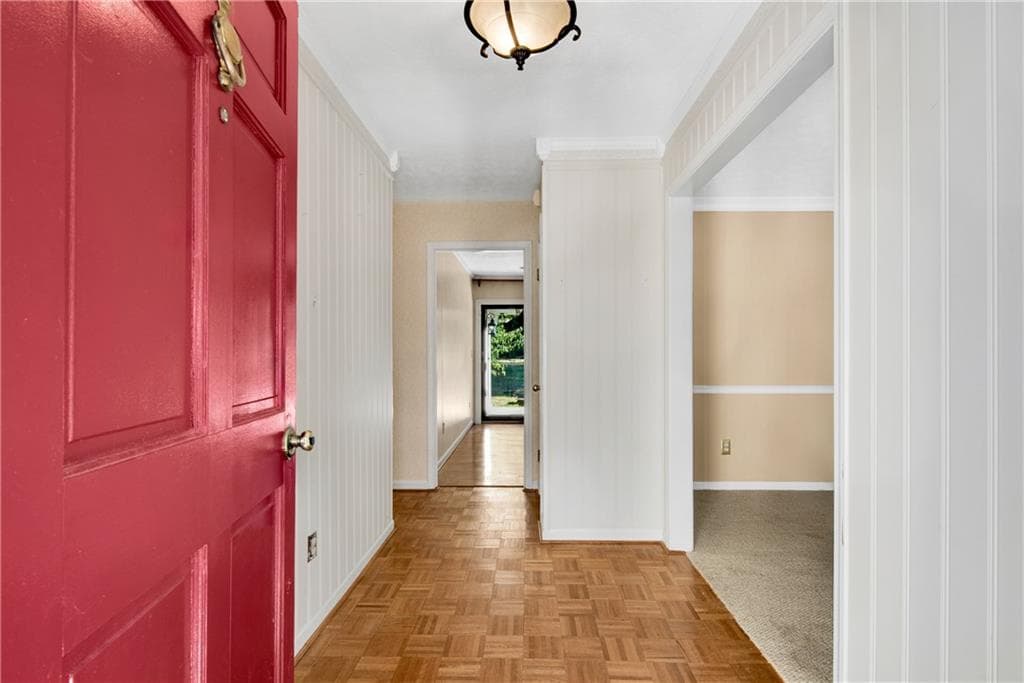 4 bedroom, 2 bathroom, 1,991 sq ft single family residence under contract at 289 Northgate Trace, Roswell, GA 30075 — photo 5