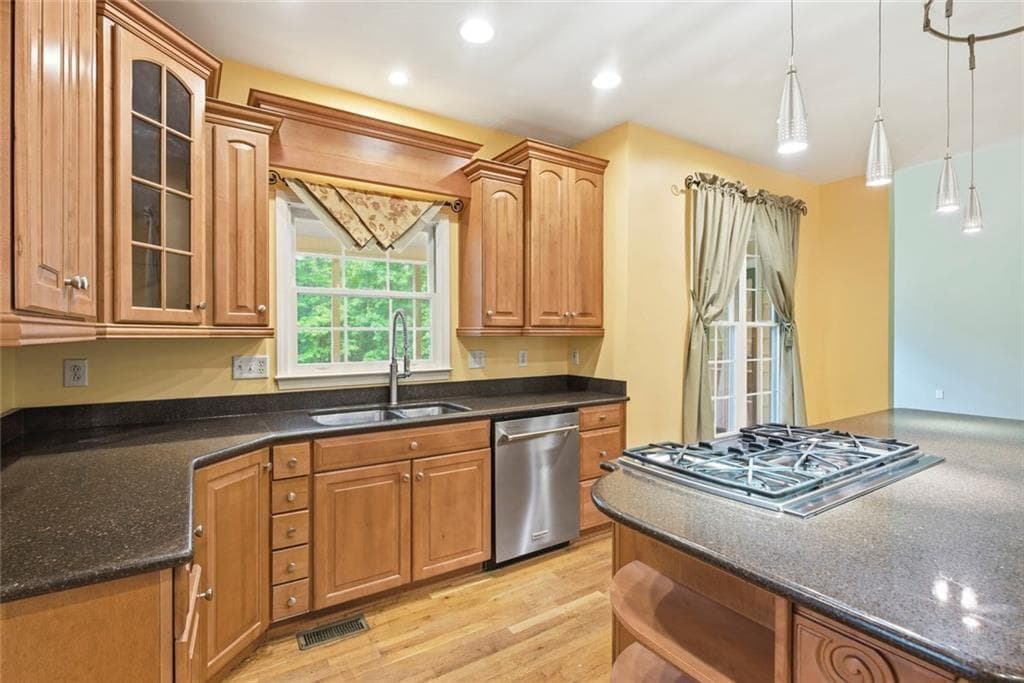 6 bedroom, 4 bathroom, 4,903 sq ft single family residence for sale at 155 Lucky Leaf Place, Fayetteville, GA 30214 — photo 8