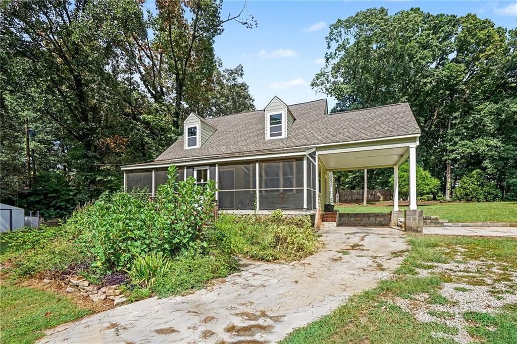 3 bedroom, 2 bathroom, 1,252 sq ft single family residence under contract at 6044 Shadow Rock Drive, Lithonia, GA 30058 — photo 8