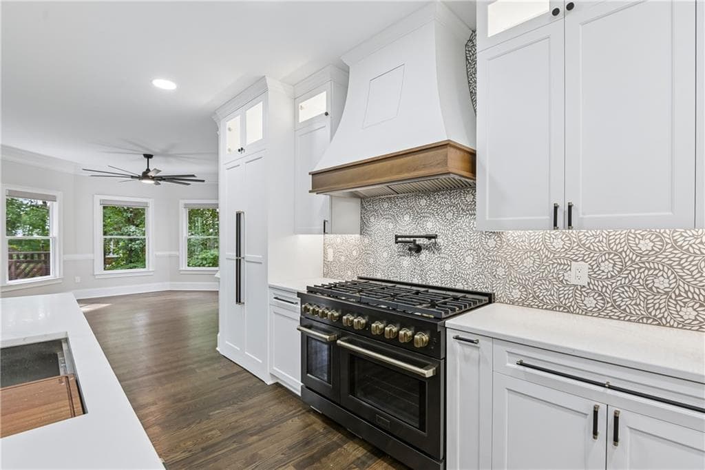 5 bedroom, 5 bathroom, 6,833 sq ft single family residence for sale at 2745 Kensington Court, Cumming, GA 30041 — photo 6