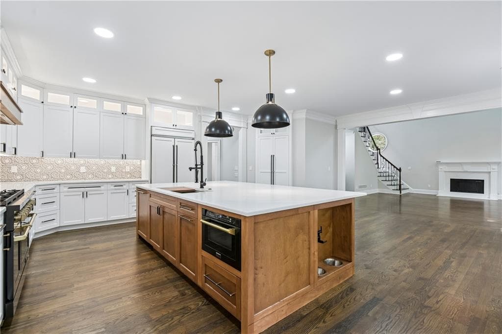 5 bedroom, 5 bathroom, 6,833 sq ft single family residence for sale at 2745 Kensington Court, Cumming, GA 30041 — photo 7