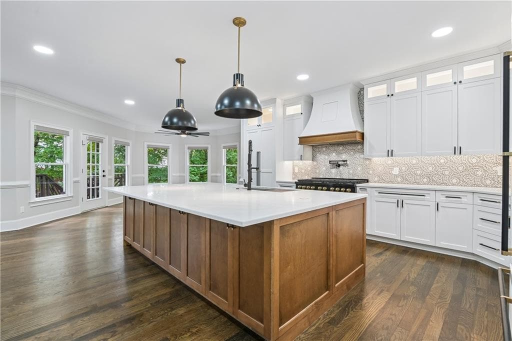 5 bedroom, 5 bathroom, 6,833 sq ft single family residence for sale at 2745 Kensington Court, Cumming, GA 30041 — photo 8